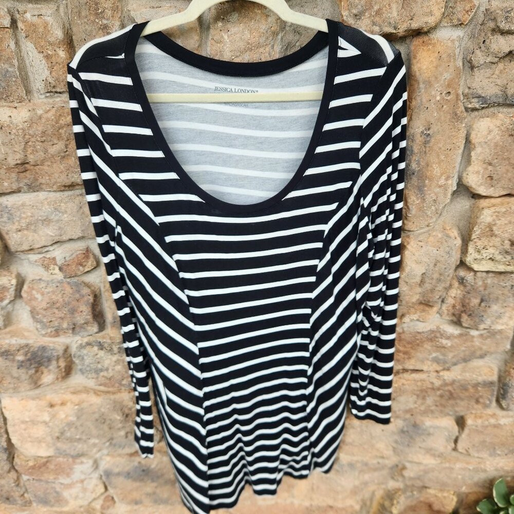Black, White Stripe Pullover Tunic Blouse Size 18/20